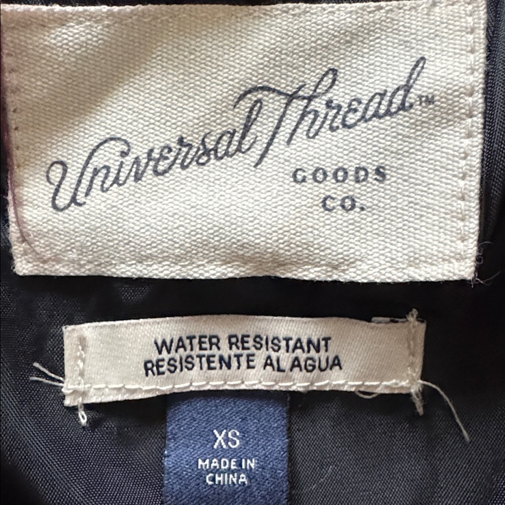 Universal Thread Water Resistant Jacket - Picture 2 of 3
